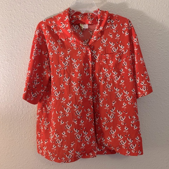 Floral short-sleeved button up - Picture 1 of 3